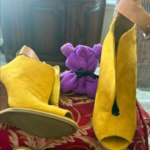 Nine W. Brand wedge Vibrant Yellow Open-Toe Suede Heels -4 inch heel